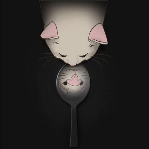 reflection mouse in the spoon